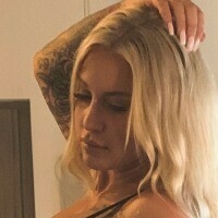Holli Gustafson Çıplak