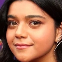 Iman Vellani Çıplak