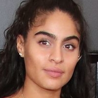 Jessie Reyez Çıplak
