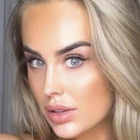 Julia Akkerman Çıplak