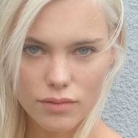 Julia Almendra Çıplak