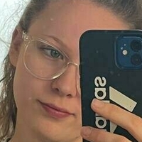 Julia May Çıplak