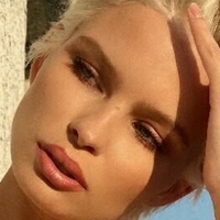 julialogan Çıplak