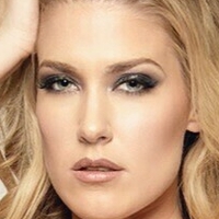 Julie Ernes Çıplak