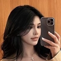 June Gong Çıplak