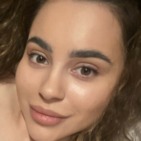 Karyna Kardelian Çıplak