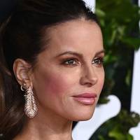 Kate Beckinsale Çıplak