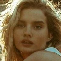 Katerina Pluchevskaya Çıplak