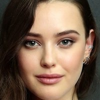 Katherine Langford Çıplak