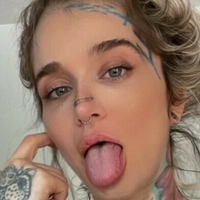 Katie Hollow Çıplak