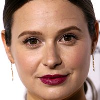 Katie Lowes Çıplak