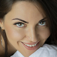 Katya Adawi Çıplak