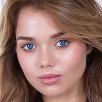 Keira Blue Çıplak