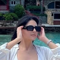 Kelly Badak Çıplak