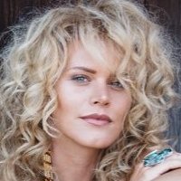 Kelly Dowdle Çıplak