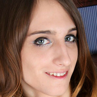 Kelly Klaymour Çıplak