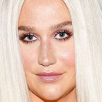Kesha Çıplak