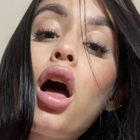 Lara Henao Çıplak