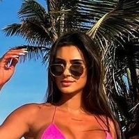 Larissa Dalpasquale Çıplak