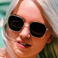Larissa Zeeuwe Çıplak