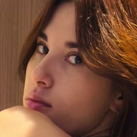 Lau.Reyess Çıplak