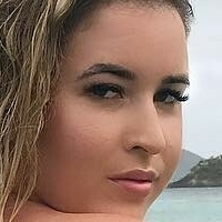 Lauren Sangster Çıplak