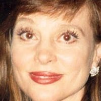 Leigh Taylor-Young Çıplak