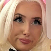 leona.x Çıplak