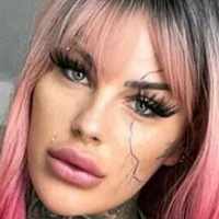Leoni "Barbie" Baltz Çıplak