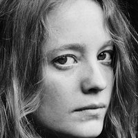 Leonie Benesch Çıplak
