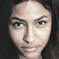 Léonie Simaga Çıplak