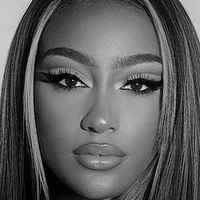 Lexi Underwood Çıplak