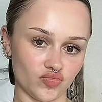 Lila Janowska Çıplak