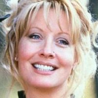 Linda Kozlowski Çıplak