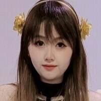 Linily Çıplak