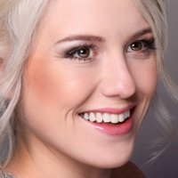 Lisa Bund Çıplak