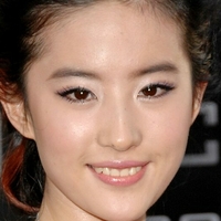 Liu Yifei Çıplak