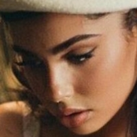 Liya Noga Çıplak