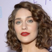 Lola Kirke Çıplak