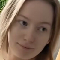 Lou Petite Çıplak