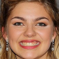 Louane Emera Çıplak