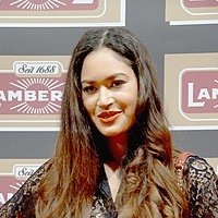 Lovelyn Enebechi Çıplak