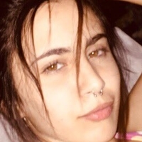Lucia Scharwz Çıplak