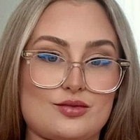 Lucy Adler Çıplak