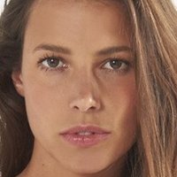 Lucy Bayet Çıplak