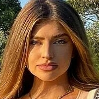 Lucy Ya Çıplak