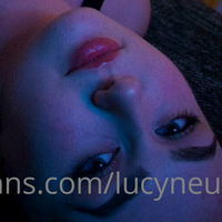 lucyneus Çıplak