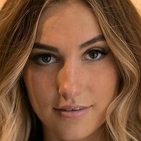 Lyric Aleah Çıplak