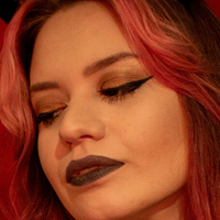 lyumi Çıplak
