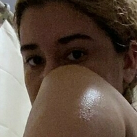 lzzle Çıplak